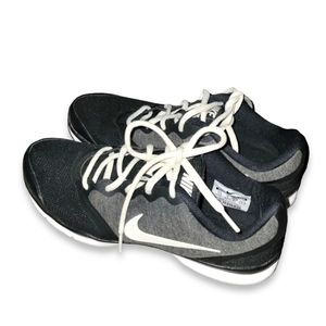 Nike In Season TR 4 Women's Athletic Shoes Sz 7.5 Black Sneakers Running Trainer